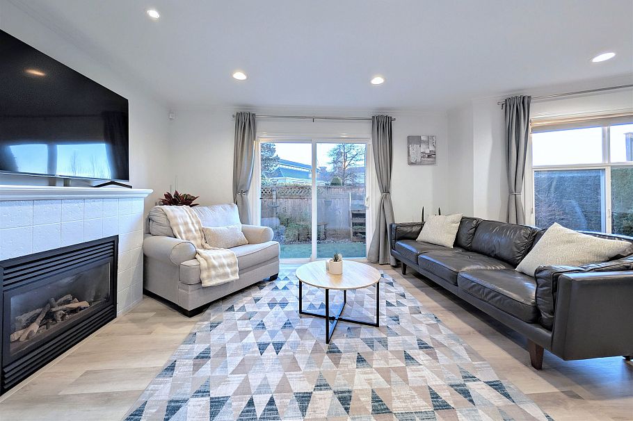 1 252 W 13th Street North Vancouver, BC - 4