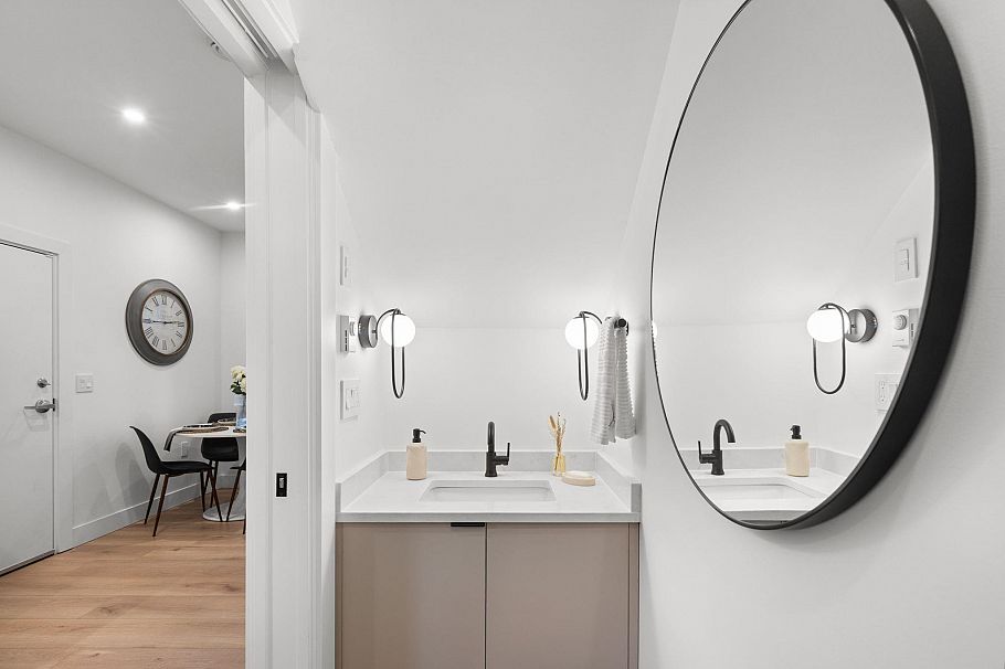 2632 Ward Street Vancouver, BC - 14