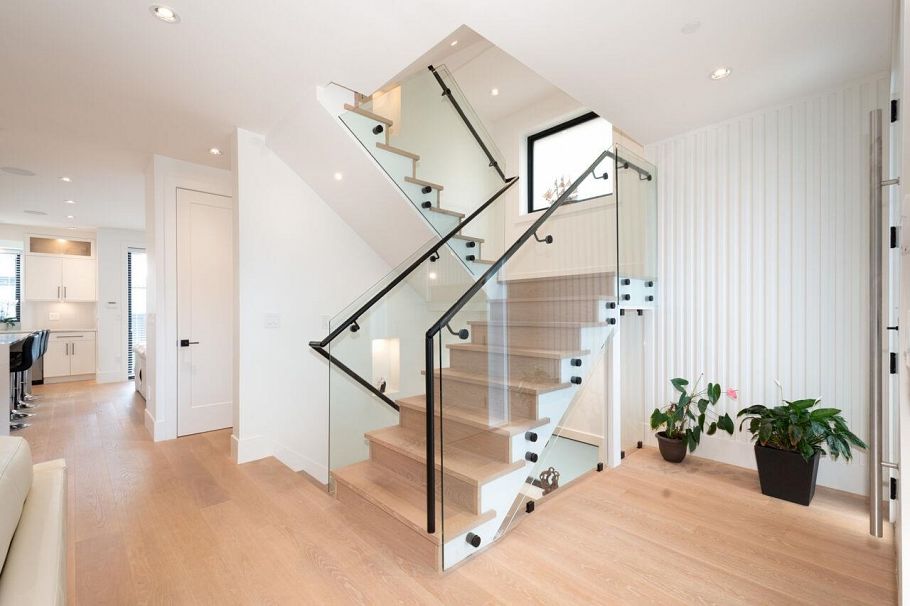 2765 E 27th Avenue Vancouver, BC - 5