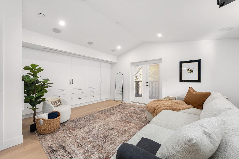 1220 E 11th Avenue Vancouver, BC - 17