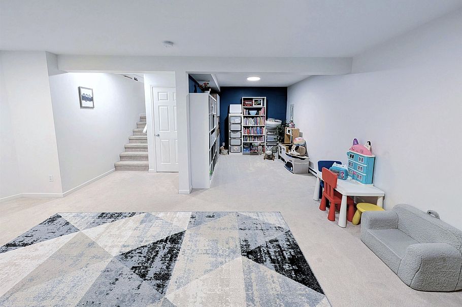 1 252 W 13th Street North Vancouver, BC - 29