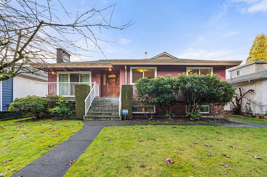 4651 W 16th Avenue Vancouver, BC - 1