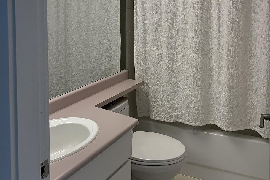 216 3250 W Broadway Vancouver, BC - 24