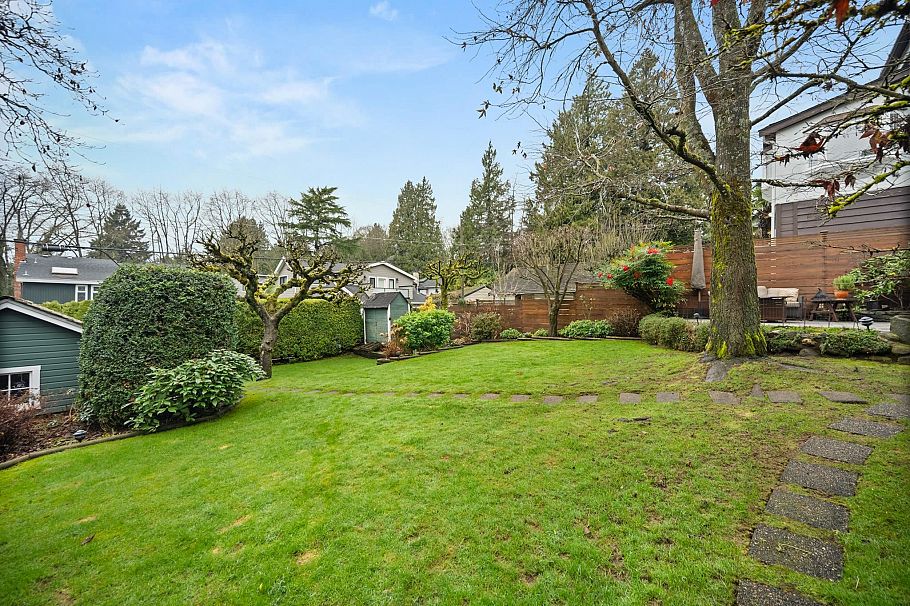 5869 Dunbar Street Vancouver, BC - 39