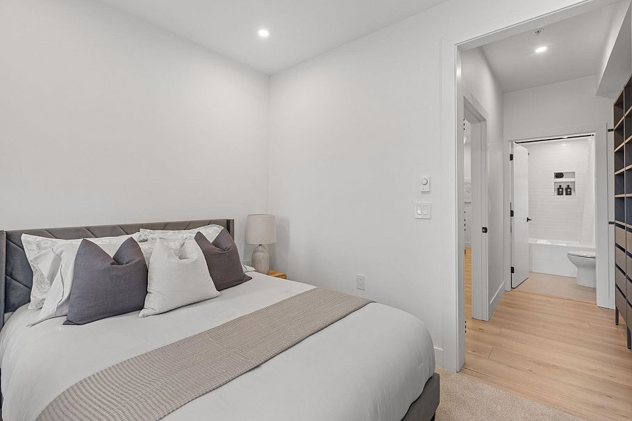 2632 Ward Street Vancouver, BC - 19