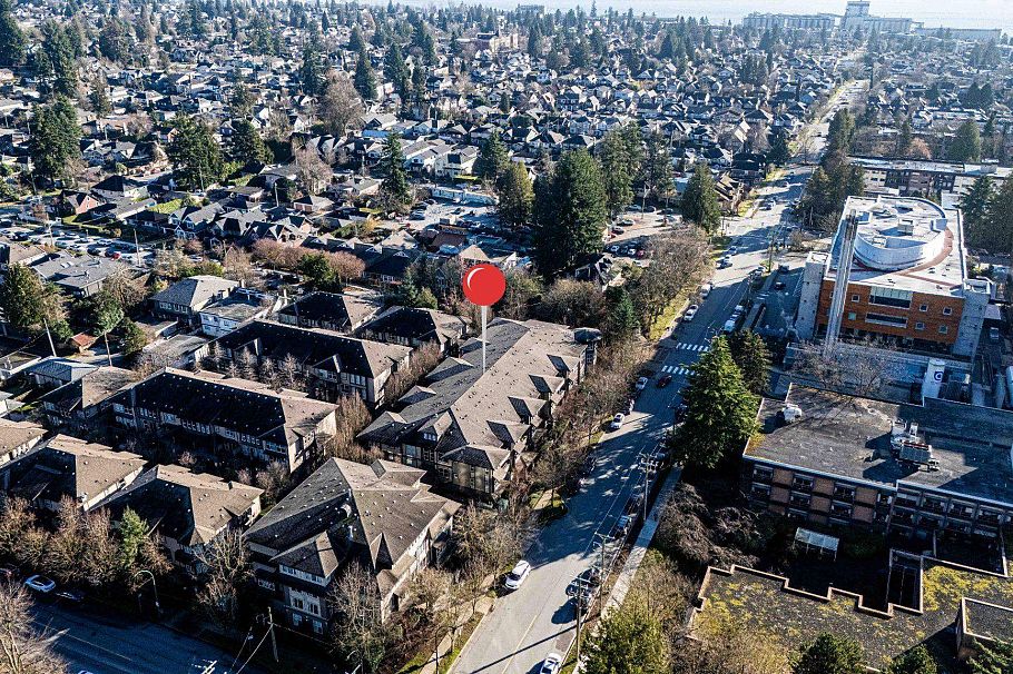 110 1468 St. Andrews Avenue North Vancouver, BC - 28