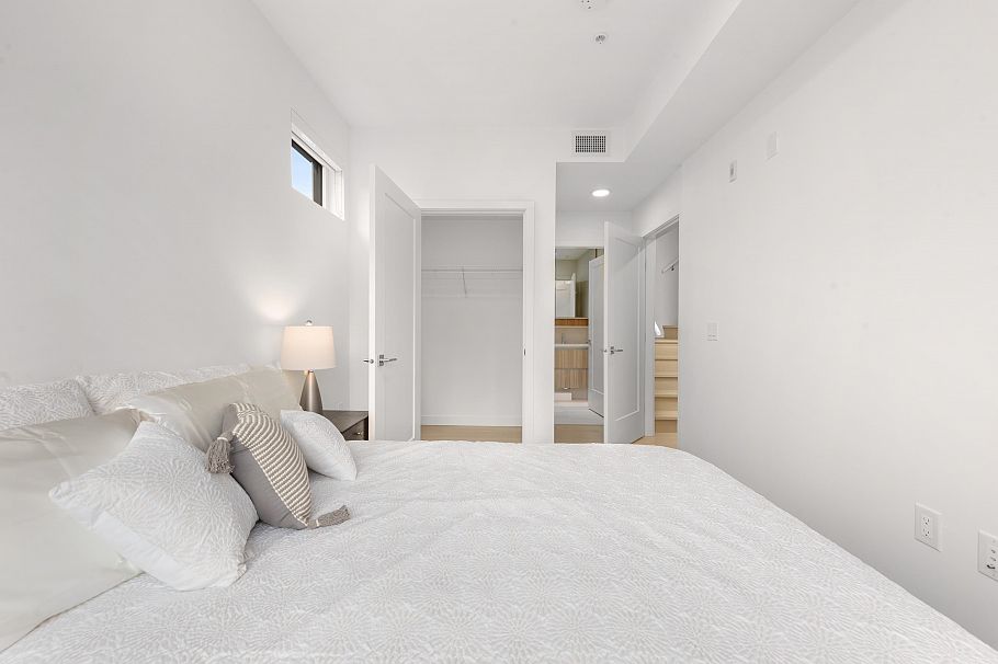 807 W 33rd Avenue Vancouver, BC - 26