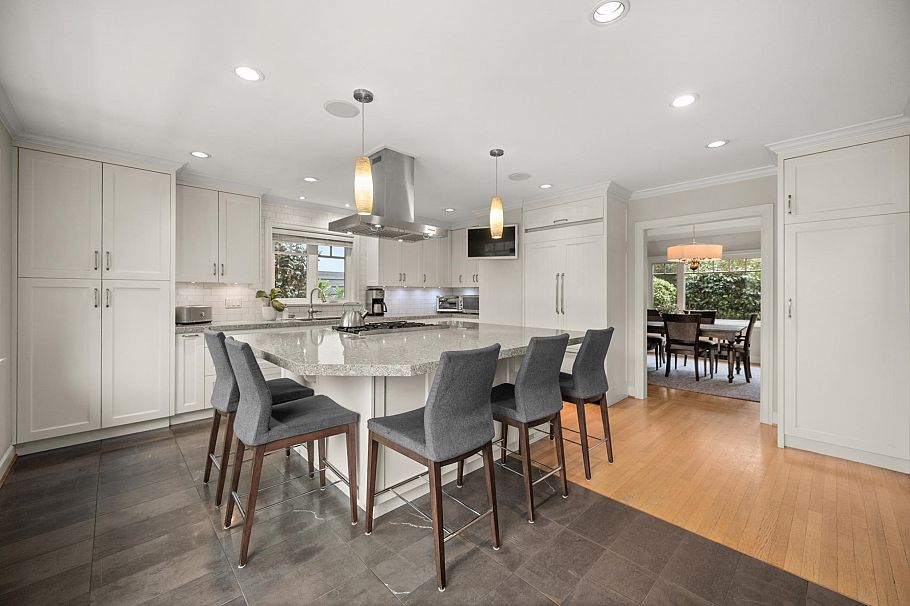 5869 Dunbar Street Vancouver, BC - 6