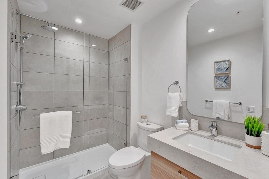 105 2325 Emery Court North Vancouver, BC - 13