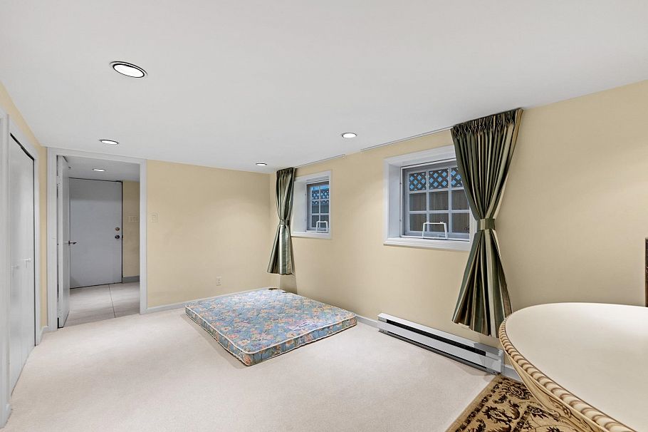 4069 W 14th Avenue Vancouver, BC - 28