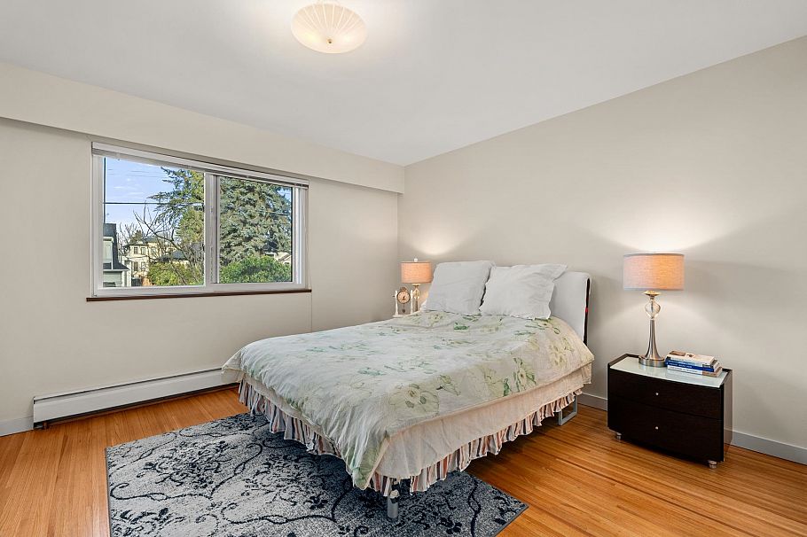 4651 W 16th Avenue Vancouver, BC - 13