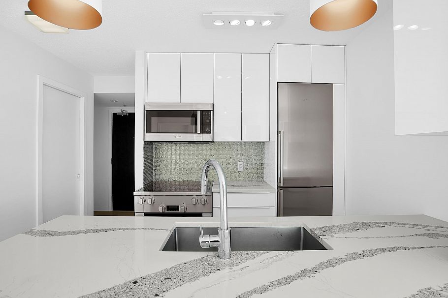 802 58 Keefer Place Vancouver, BC - 5