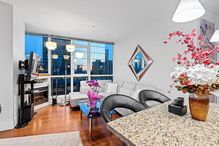 3303 1189 Melville Street Vancouver, BC - 9