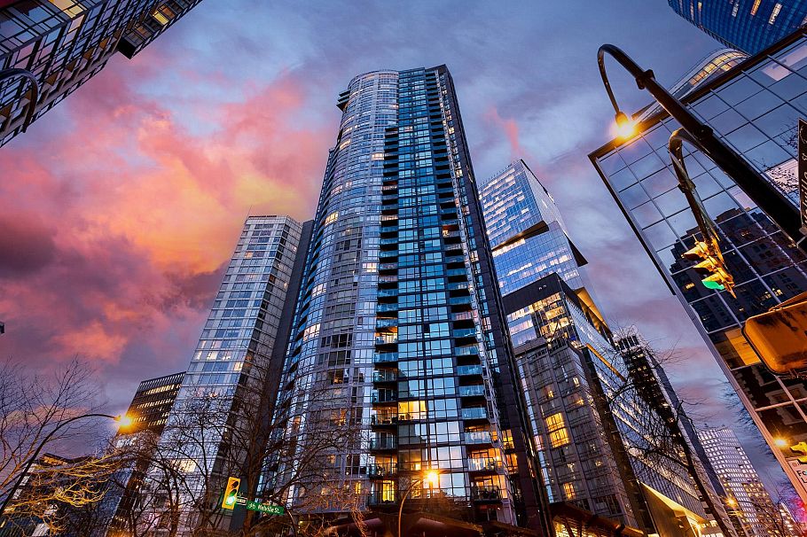 3303 1189 Melville Street Vancouver, BC - 1