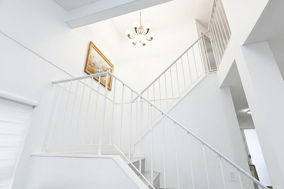 7438 Echo Place Vancouver, BC - 10