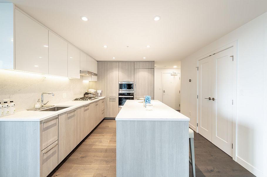 709 8160 Mcmyn Way Richmond, BC - 12