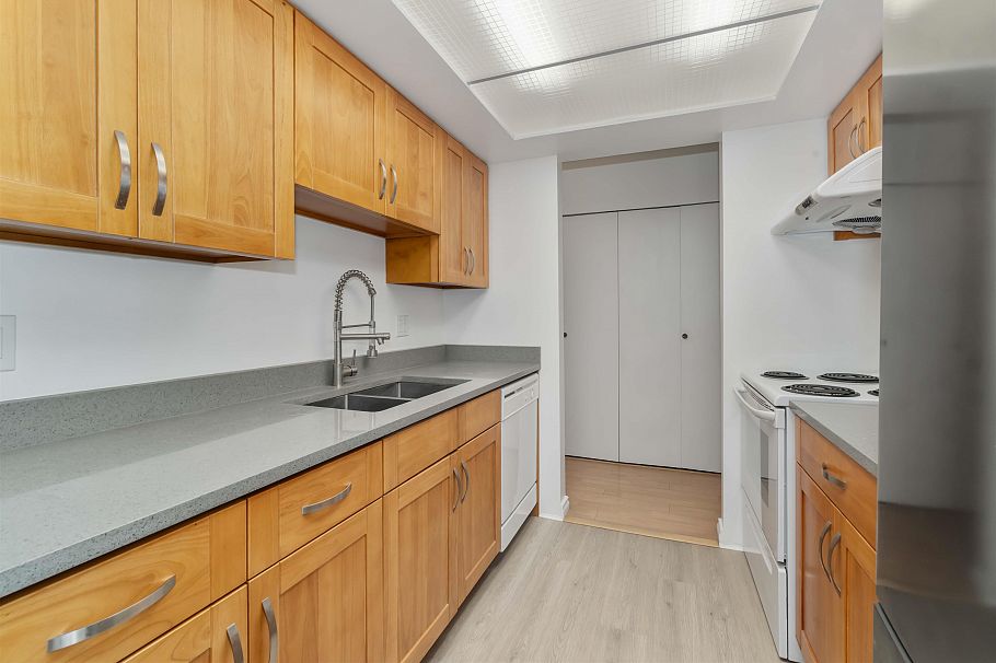 205 6595 Willingdon Avenue Burnaby, BC - 6