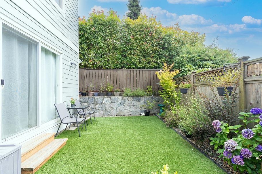 1 252 W 13th Street North Vancouver, BC - 31