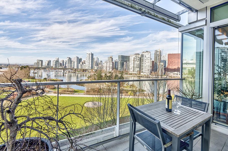 504 181 Athletes Way Vancouver, BC - 7