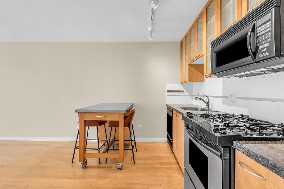 2208 969 Richards Street Vancouver, BC - 3