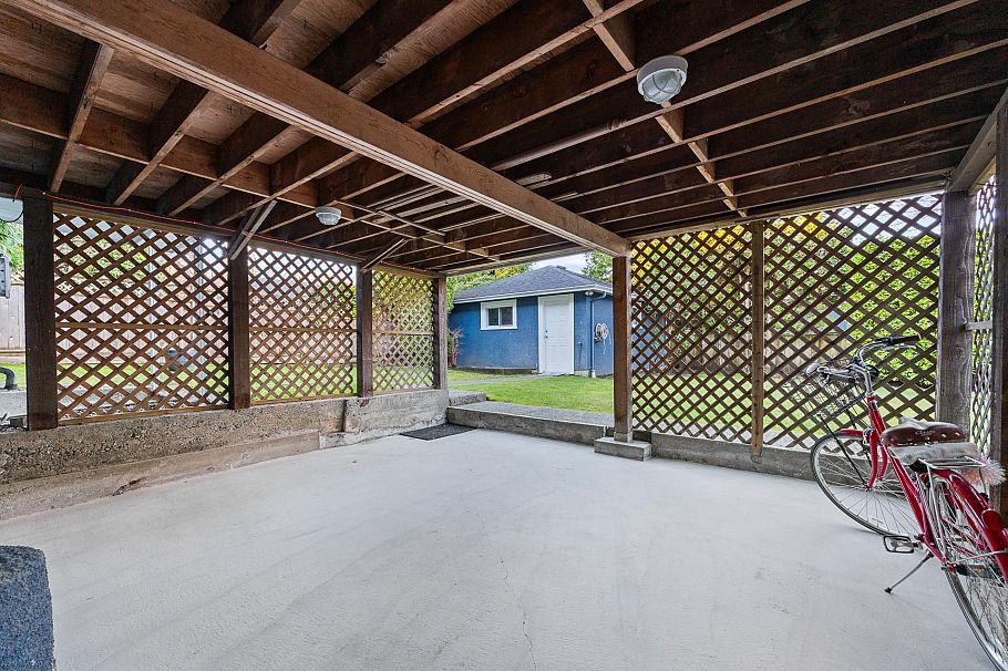 4069 W 14th Avenue Vancouver, BC - 34