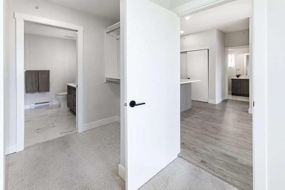 411 1633 Tatlow Avenue North Vancouver, BC - 22