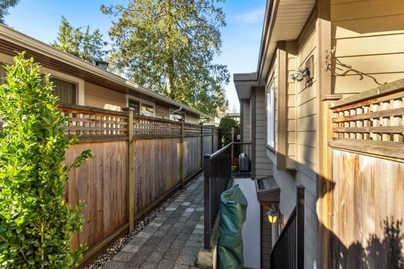 Basement Suite 4352 CAROLYN DRIVE, North Vancouver BC V7R 4A6 North Vancouver, BC - 22