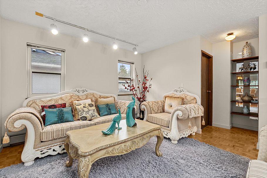 4651 W 16th Avenue Vancouver, BC - 7