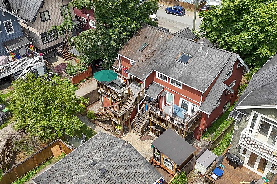 2770 W 5th Avenue Vancouver, BC - 4