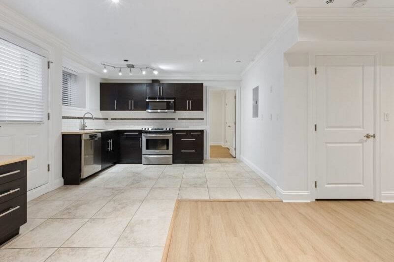 Basement Suite 4352 CAROLYN DRIVE, North Vancouver BC V7R 4A6 North Vancouver, BC - 20