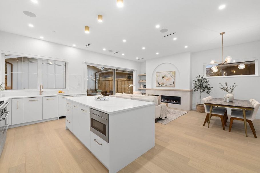 2 810 E 22nd Avenue Vancouver, BC - 13