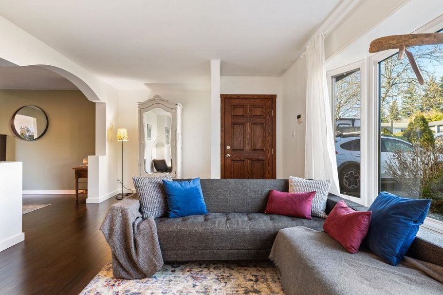 1315 W 15th Street North Vancouver, BC - 5