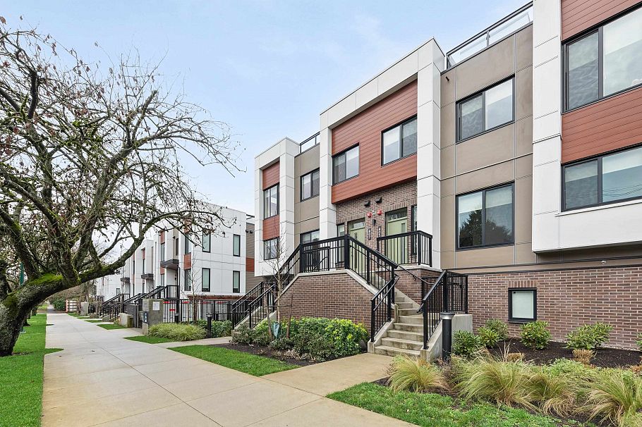 807 W 33rd Avenue Vancouver, BC - 1