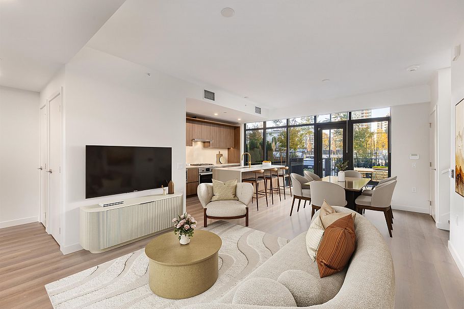 106 5987 Wilson Avenue Burnaby, BC - 5