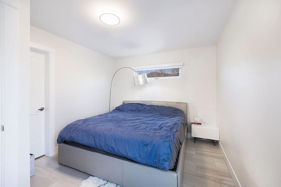 JNW04 415 Esplanade W North Vancouver, BC - 20