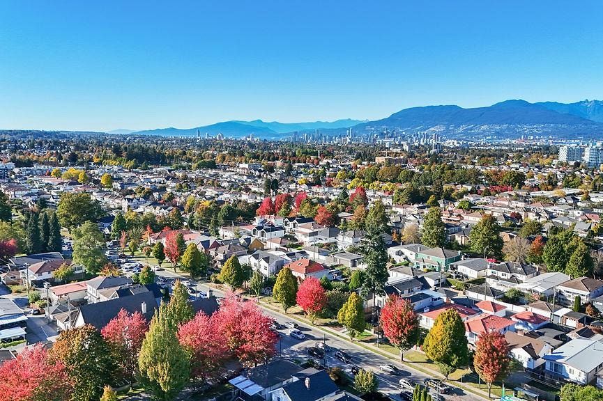 2 2447 E 41st Avenue Vancouver, BC - 37