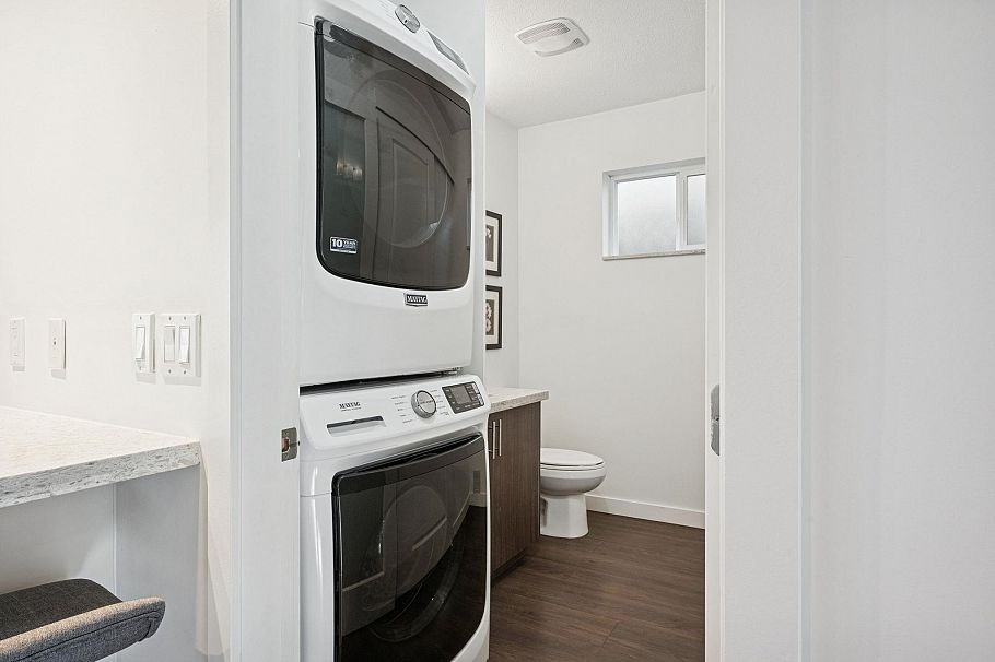 2748 E 23rd Avenue Vancouver, BC - 25