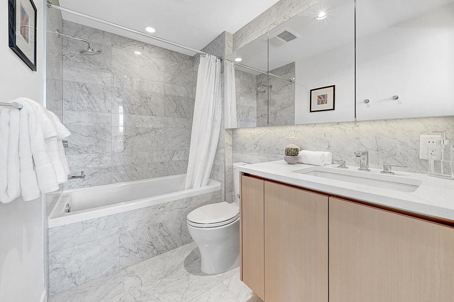 2006 89 Nelson Street Vancouver, BC - 9