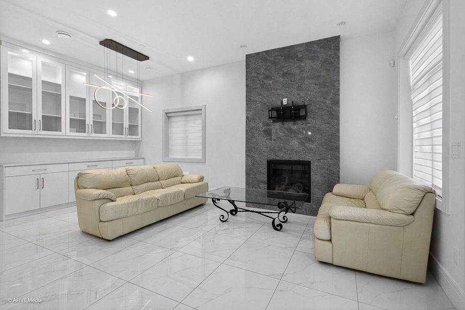 1052 E 50th Avenue Vancouver, BC - 33