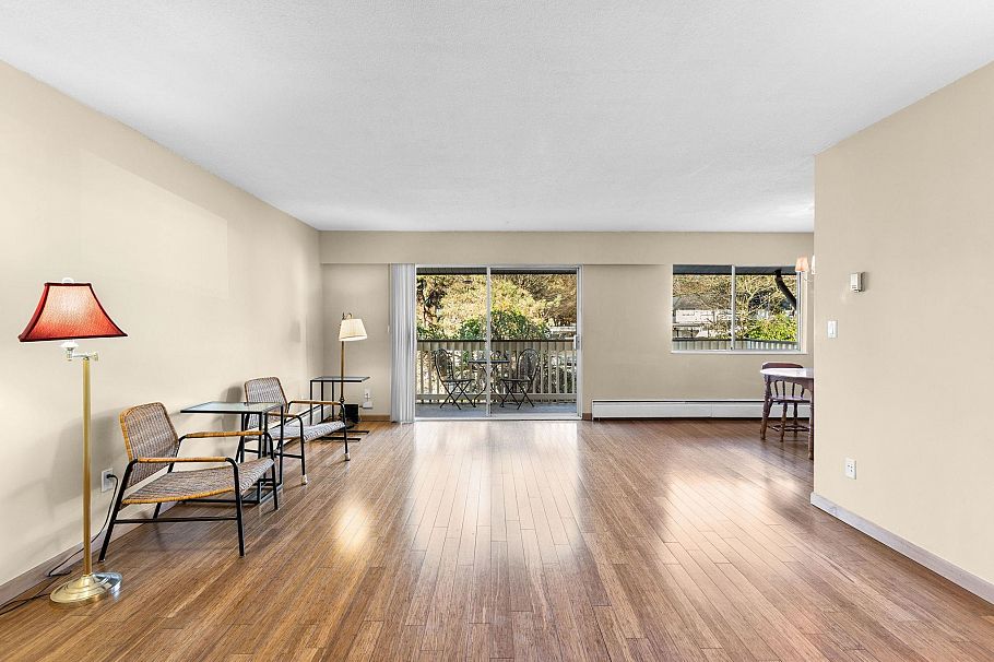 54 912 Premier Street North Vancouver, BC - 2