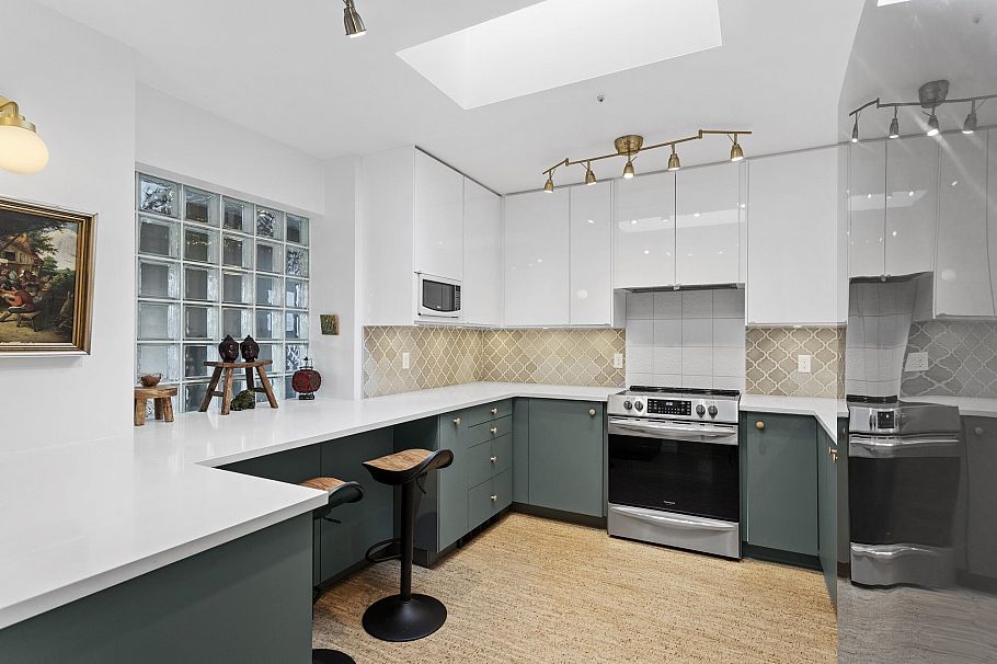 402 4688 W 10th Avenue Vancouver, BC - 14