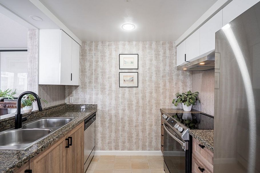 302 1228 Marinaside Crescent Vancouver, BC - 12