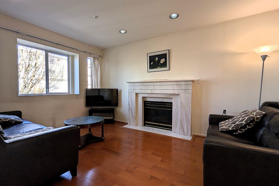 708 E 49th Avenue Vancouver, BC - 2