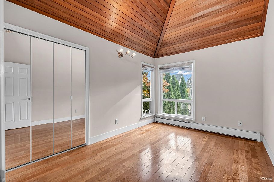 3191 W 23rd Avenue Vancouver, BC - 24