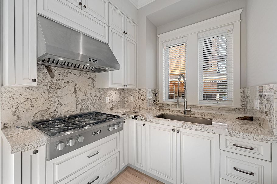 3981 W 35th Avenue Vancouver, BC - 14