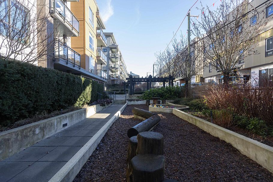 306 625 E 3rd Street North Vancouver, BC - 27