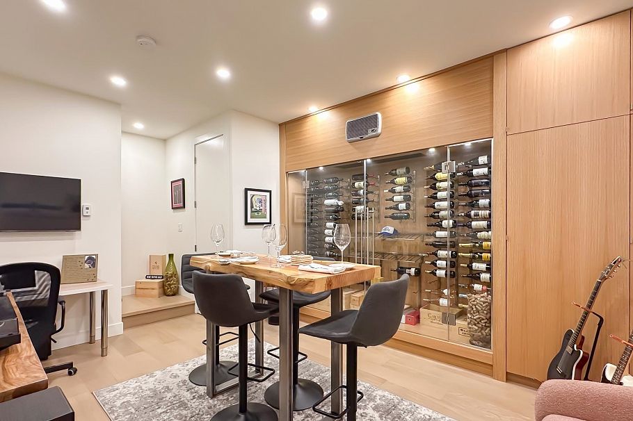 338 E 5th Street North Vancouver, BC - 16