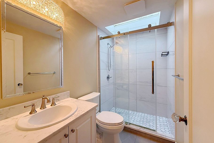 5550 Cypress Street Vancouver, BC - 25