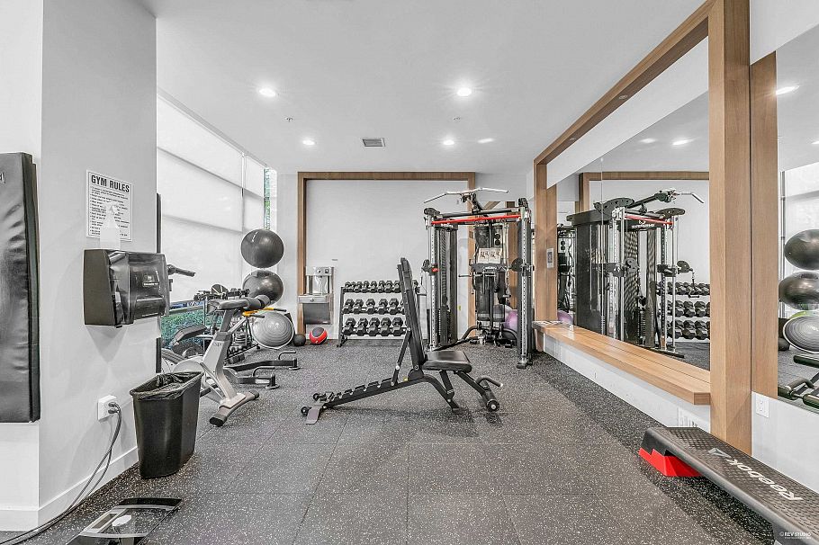 307 733 W 14 Street North Vancouver, BC - 19