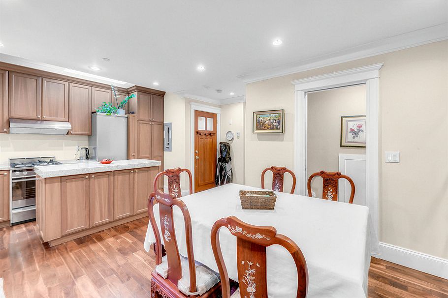 4320 W 8th Avenue Vancouver, BC - 25